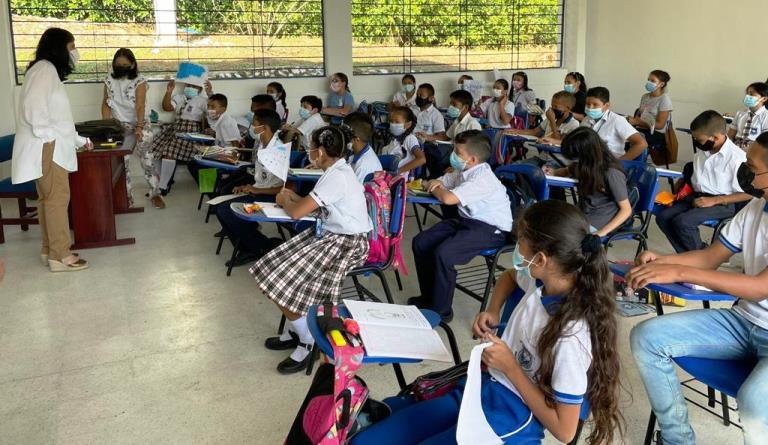 Viceministra de Educación visita Sucre Viceministra de Educación visita Sucre