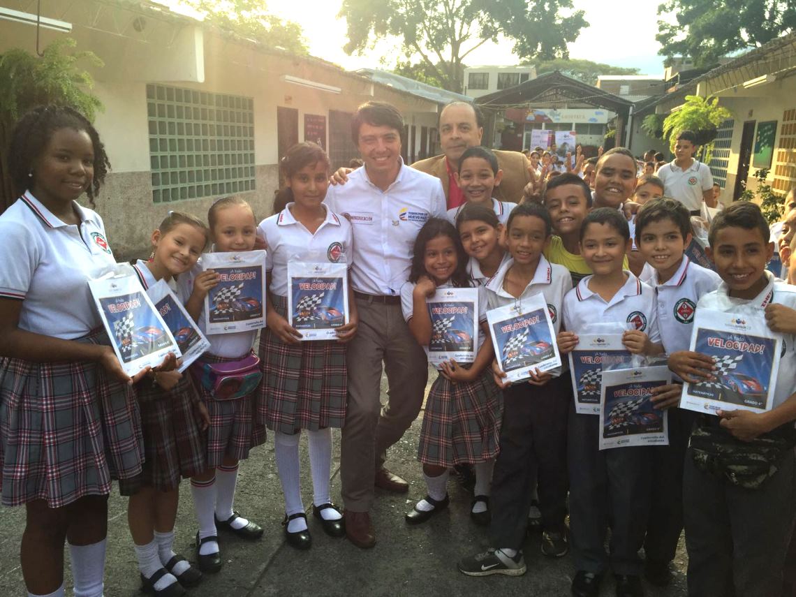 Más de 165 mil estudiantes de colegios oficiales del Valle ya están fortaleciendo sus competencias en matemática gracias a nuevo material pedagógico