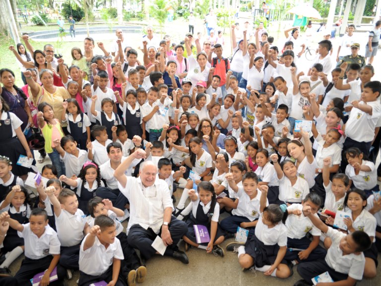 Gina Parody y Gobernador de Amazonas pactaron inversión por $133.292 millones para mejoramiento de la educación