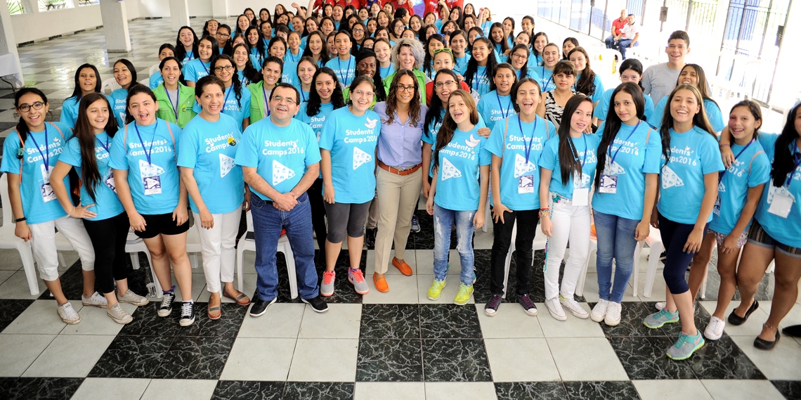 Gina Parody inaugura campos de inmersión en inglés para 900 estudiantes de colegios oficiales del país en Ibagué Gina Parody inaugura campos de inmersión en inglés para 900 estudiantes de colegios oficiales del país en Ibagué