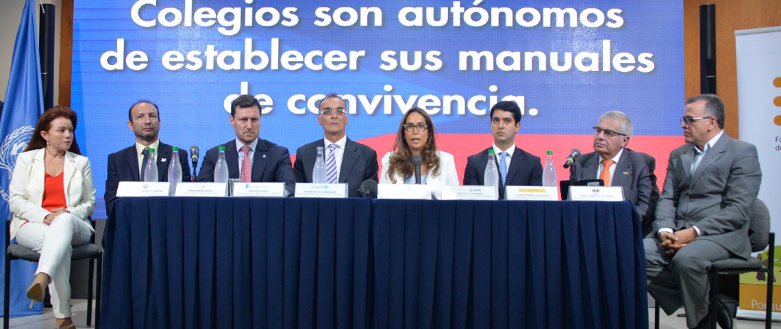 Ministerio denuncia campaña de manipulación masiva sobre revisión de manuales de convivencia para engañar a padres de familia Ministerio denuncia campaña de manipulación masiva sobre revisión de manuales de convivencia para engañar a padres de familia