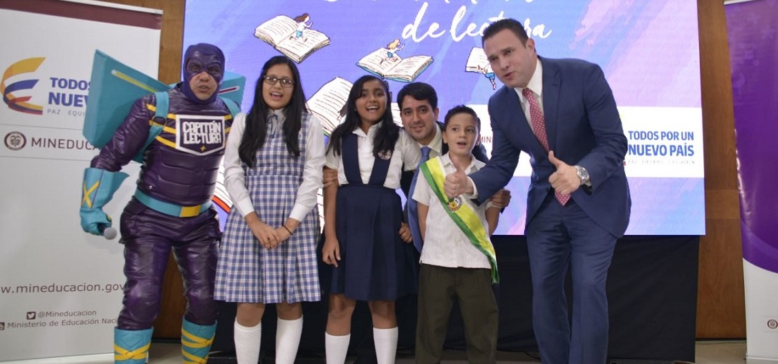 Ministro (e) Cardona anunció a los ganadores de la ruta literaria por Europa de las Maratones de Lectura Ministro (e) Cardona anunció a los ganadores de la ruta literaria por Europa de las Maratones de Lectura