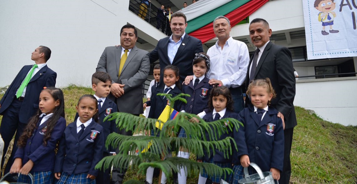 Ministro de Educación (E) entrega sede San José de la Institución Educativa Instituto Manizales