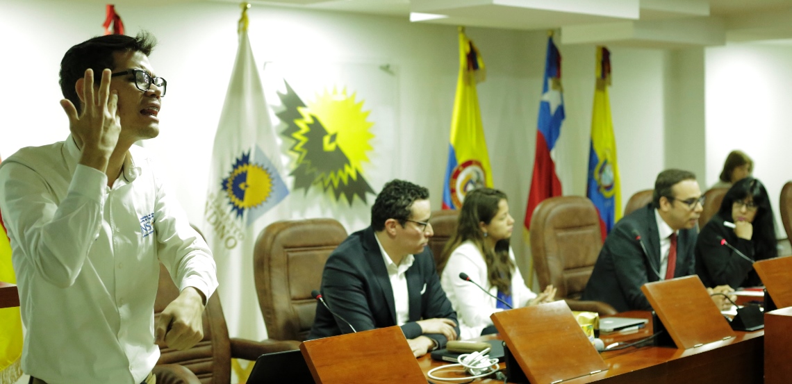 Ministerio de Educación reglamenta el reconocimiento de intérpretes de lengua de señas colombiana