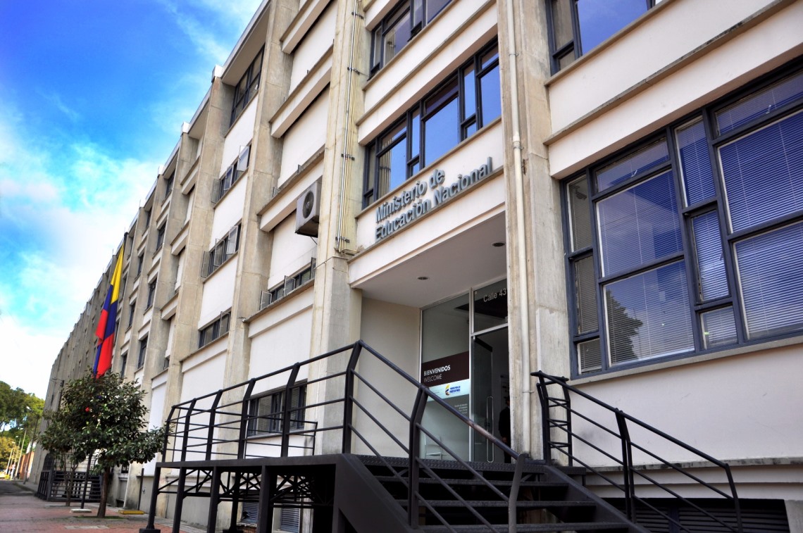 Fachada Ministerio de educación