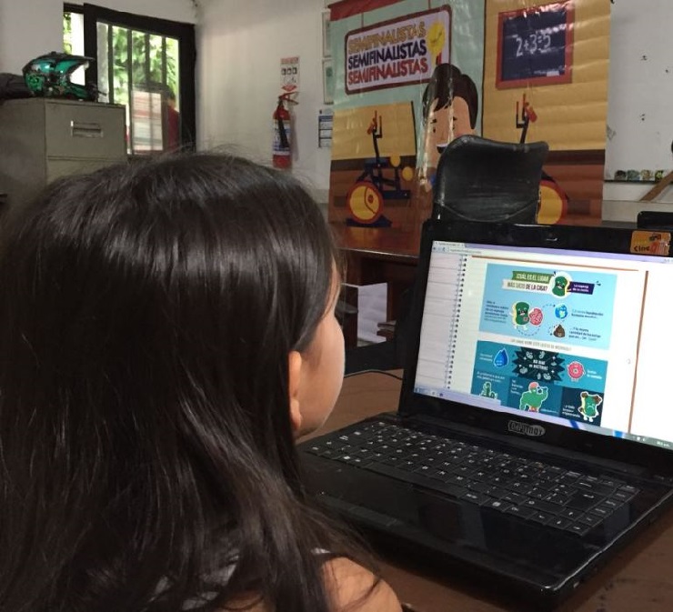 Estudiante en medio de la prueba Supérate con el Saber Estudiante en medio de la prueba Supérate con el Saber