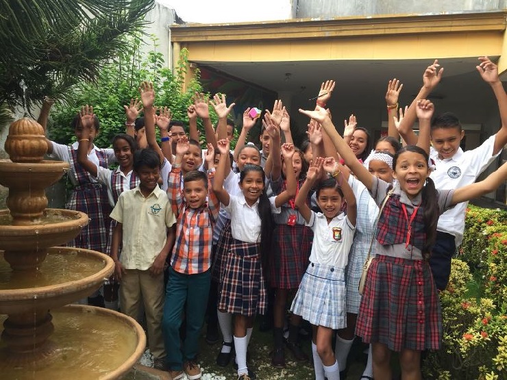 Estudiantes de Sincelejo emocionados por presentar Supérate con el Saber Estudiantes de Sincelejo emocionados por presentar Supérate con el Saber
