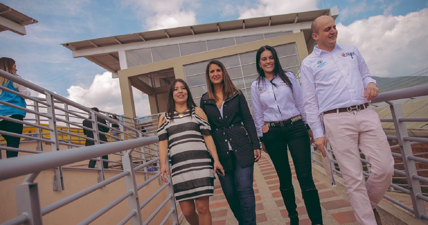 Ministra en la Institución Educativa Comercial San Martín sede lourdes de tabio
