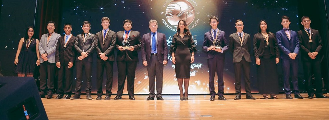 En la ceremonia, realizada en el Teatro México, en Bogotá, se les hizo un reconocimiento a 809 estudiantes del país que obtuvieron los puntajes más altos en las pruebas Saber 11.