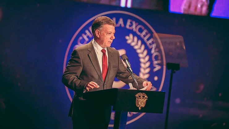 El Presidente Santos felicitó a los docentes por su labor de formar a las generaciones que transformarán el país.