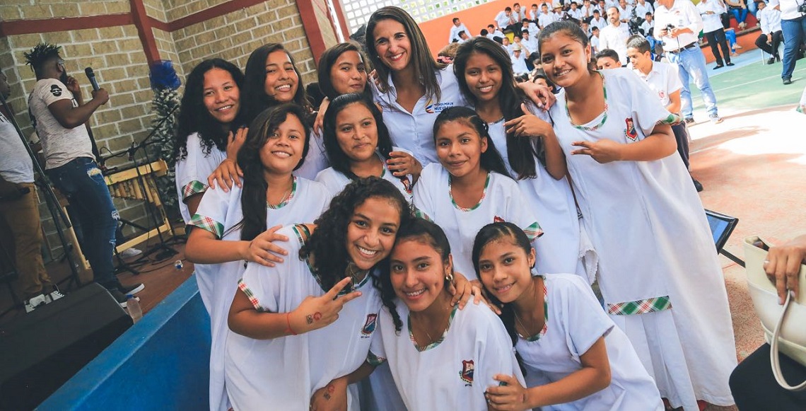 El Gobierno nacional, a través del Ministerio de Educación, este año nombró a 2.018 docentes y a que en enero próximo nombraremos a 1.300 más.