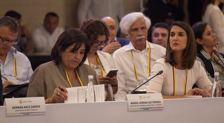 Ministra de Educación en el encuentro binacional Ministra de Educación en el encuentro binacional