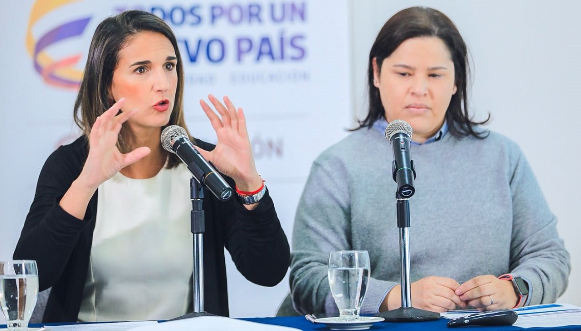 Ministra de Educación, Yaneth Giha, y directora del Icfes, Ximena Dueñas en rueda de prensa de pruebas Saber 3°,5°,9°