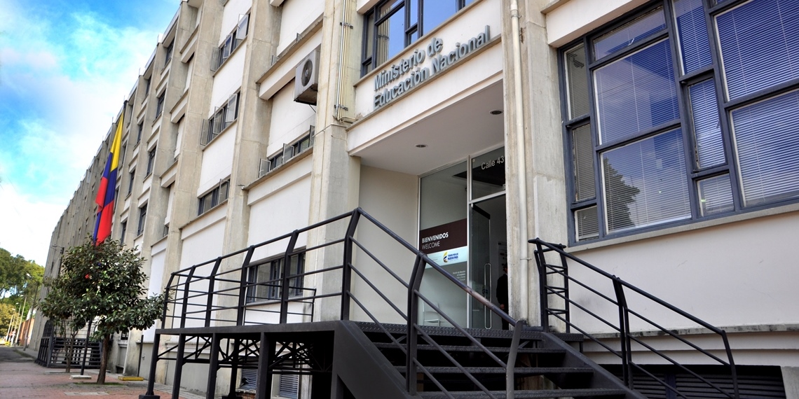 El Ministerio de Educación Nacional ordenó la adopción temporal de Institutos de Salvamento para la Universidad Autónoma del Caribe. El Ministerio de Educación Nacional ordenó la adopción temporal de Institutos de Salvamento para la Universidad Autónoma del Caribe.