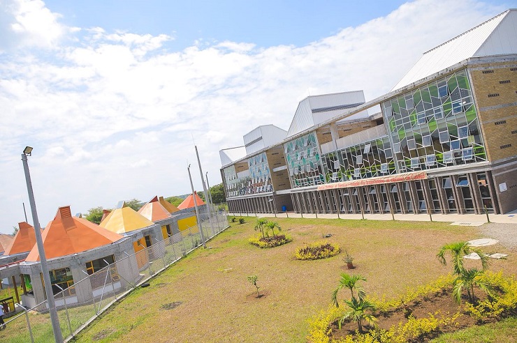 Vista del megacolegio Llano verde Vista del megacolegio Llano verde