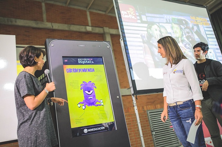 Con el ‘GEN de Convivencia Digital’ buscamos activar la conciencia en los niños y jóvenes sobre los riesgos en las redes sociales: Ministra Yaneth Giha Con el ‘GEN de Convivencia Digital’ buscamos activar la conciencia en los niños y jóvenes sobre los riesgos en las redes sociales: Ministra Yaneth Giha