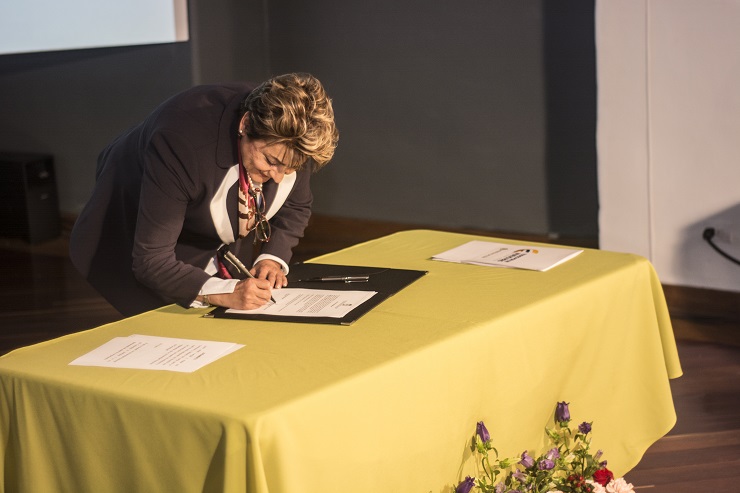 El maestro es como un guía que les pone alas a los estudiantes”: Dolly Montoya Castaño