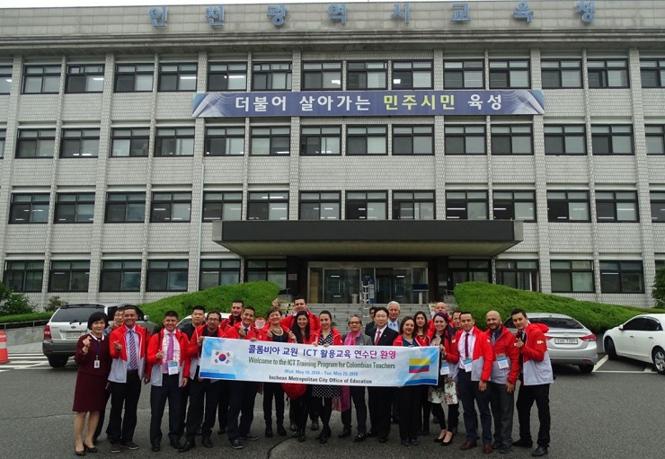 18 docentes colombianos participaron de una pasantía en Corea del Sur