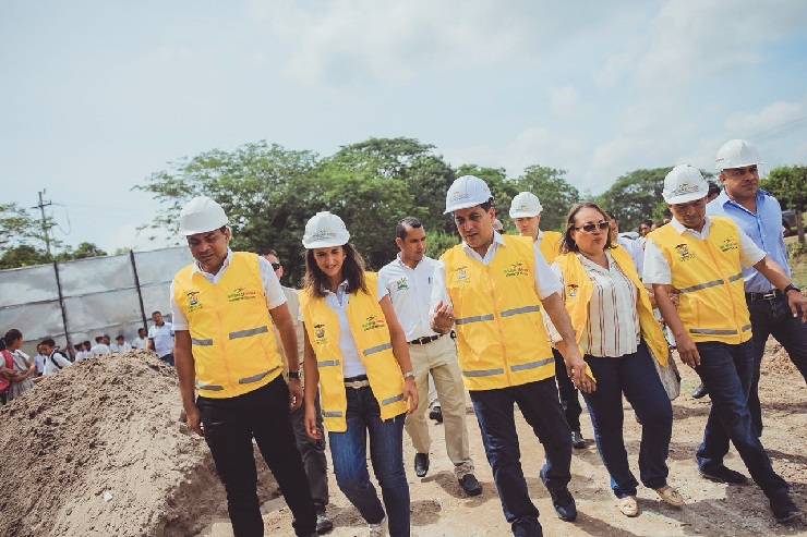 Ministra Yaneth Giha en visita de obra en colegio de Mompox Ministra Yaneth Giha en visita de obra en colegio de Mompox
