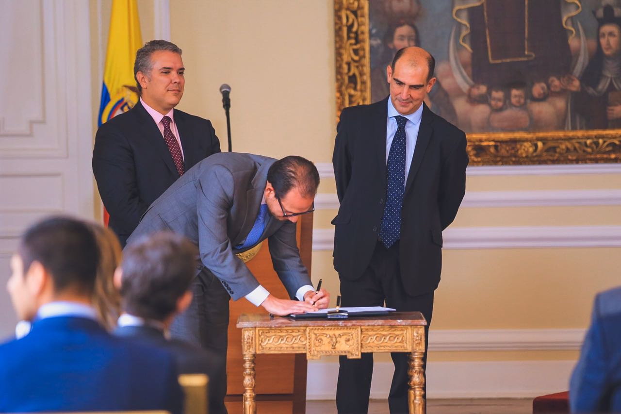 Luis Fernando Pérez Pérez. Viceministro de Educación Superior Luis Fernando Pérez Pérez. Viceministro de Educación Superior