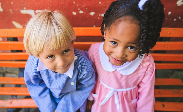 Imagen muestra dos ni�os en primera infancia