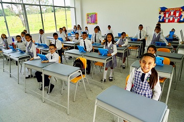 Las obras, que incluyen aulas nuevas y mejoradas, baterías sanitarias, laboratorios, aulas polivalentes y áreas complementarias para administración y recreación, hacen parte del plan de mejoramiento de los espacios educativos establecido por el Gobierno Nacional.