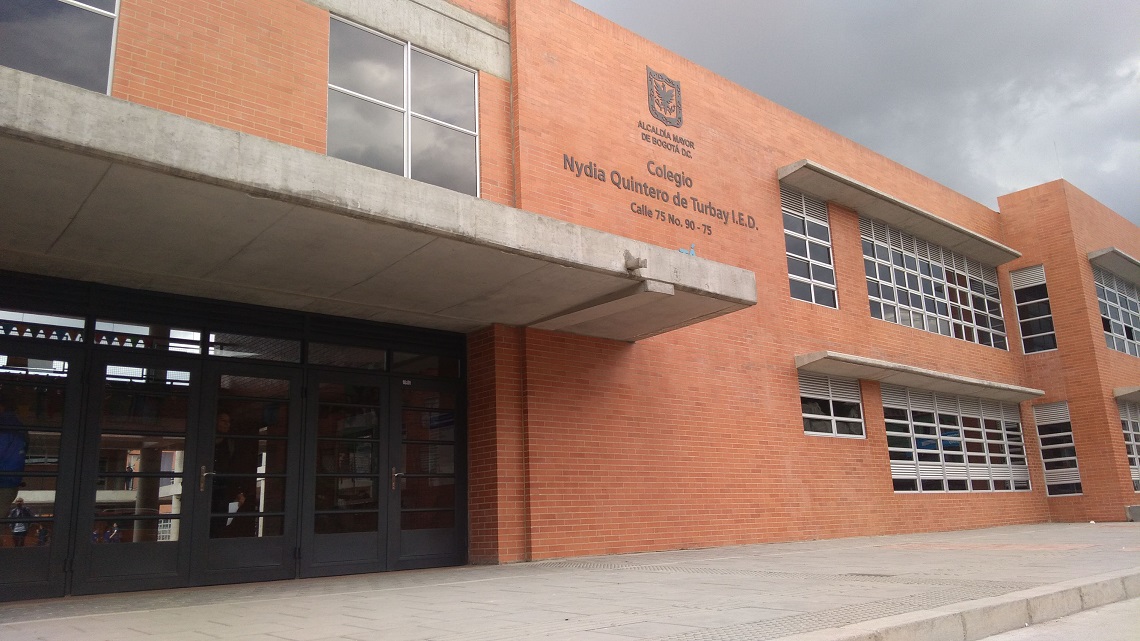 Estos trabajos conjuntos, adelantados por el Ministerio de Educación Nacional y la Alcaldía Mayor, benefician a 910 niños del barrio Los Campos, en la Localidad de EngativáEstos trabajos conjuntos, adelantados por el Ministerio de Educación Nacional y la Alcaldía Mayor, benefician a 910 niños del barrio Los Campos, en la Localidad de Engativá Estos trabajos conjuntos, adelantados por el Ministerio de Educación Nacional y la Alcaldía Mayor, benefician a 910 niños del barrio Los Campos, en la Localidad de EngativáEstos trabajos conjuntos, adelantados por el Ministerio de Educación Nacional y la Alcaldía Mayor, benefician a 910 niños del barrio Los Campos, en la Localidad de Engativá