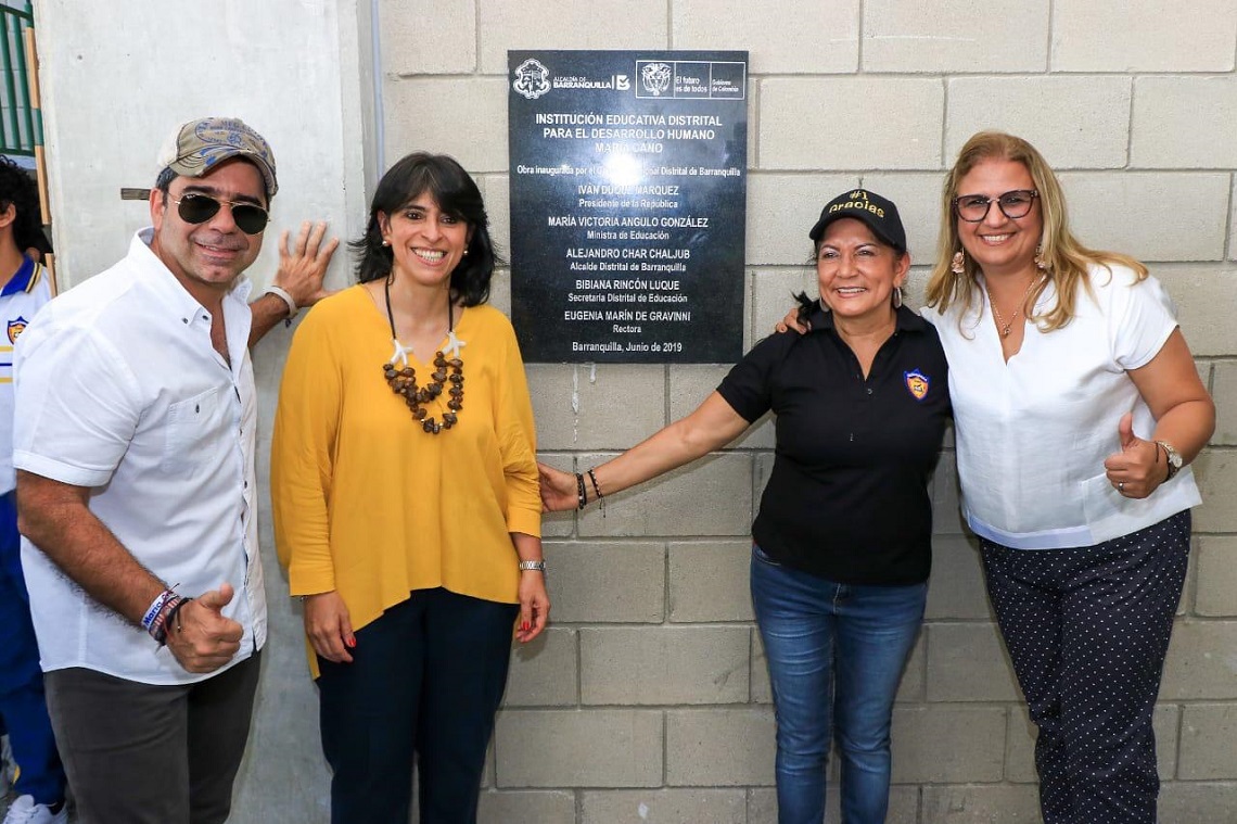 Las obras entregadas hoy incluyen 17 aulas nuevas, comedor – cocina completamente dotado, 29 baterías sanitarias – una para el servicio de personas con discapacidad -, espacio administrativo y zonas de recreación y esparcimiento. Las obras entregadas hoy incluyen 17 aulas nuevas, comedor – cocina completamente dotado, 29 baterías sanitarias – una para el servicio de personas con discapacidad -, espacio administrativo y zonas de recreación y esparcimiento.