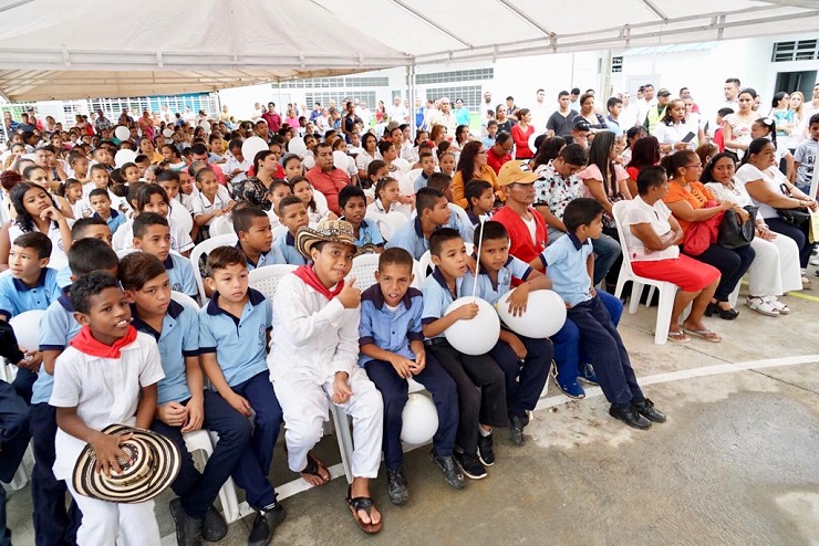 Comunidad educativa presente IE Villa Margarita - Montería