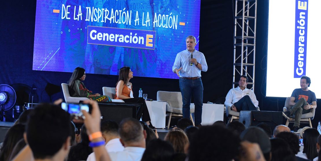 Imagen del Presidente Duque y la Ministra María Victoria Angulo en Lanzamiento del programa Soy Generación E Imagen del Presidente Duque y la Ministra María Victoria Angulo en Lanzamiento del programa Soy Generación E