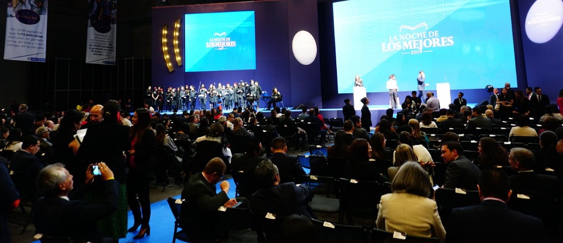 Tarima Noche de los mejores