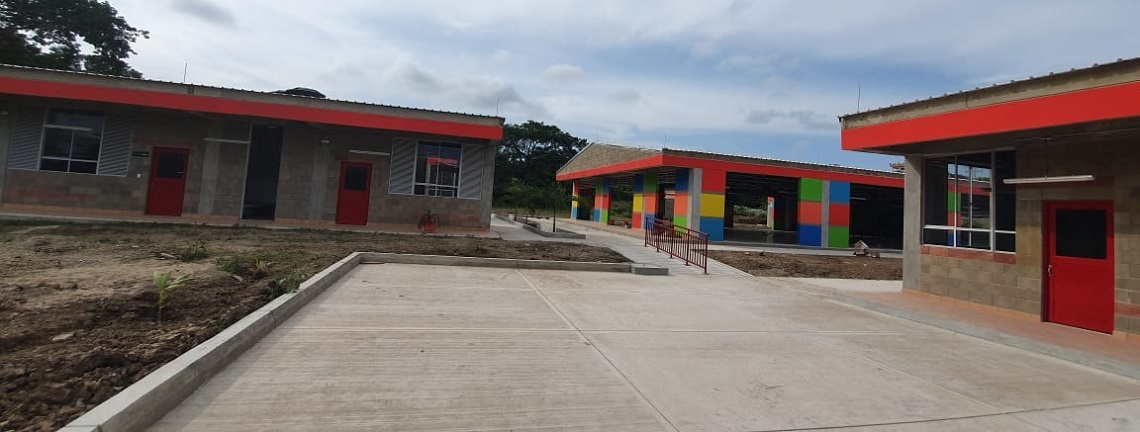 Más de 2.100 niños y jóvenes se verán beneficiados con este nuevo colegio, el cual cuenta con 20 aulas