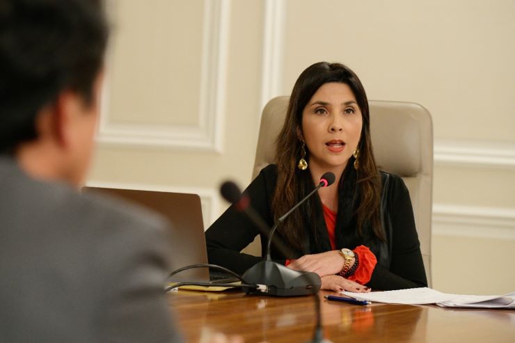 Foto de la Ministra María Victoria Angulo