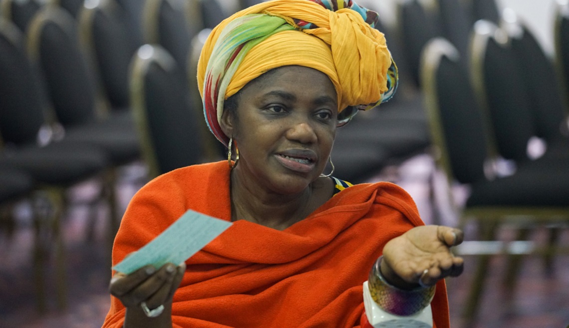 Las invitadas a esta emisión serán Dinah Orozco Herrera, escritora y docente universitaria afrocolombiana; y Mary Grueso, maestra, narradora oral y poeta afrocolombiana.