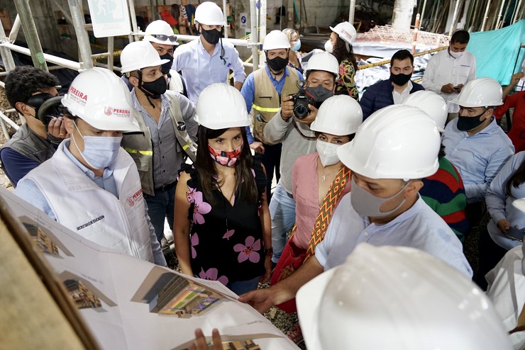 La Ministra verificó el avance en las obras que se encuentra por encima del 30 %. La Ministra verificó el avance en las obras que se encuentra por encima del 30 %.