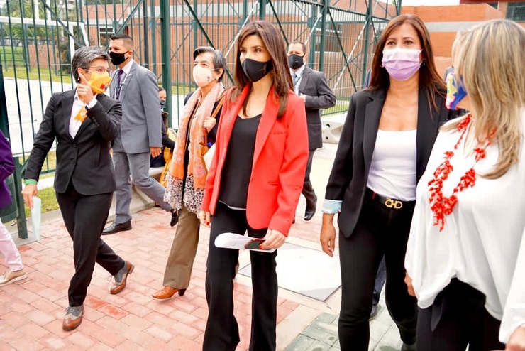 En la Entidad Territorial de Bogotá se priorizaron 17 proyectos. En la Entidad Territorial de Bogotá se priorizaron 17 proyectos.