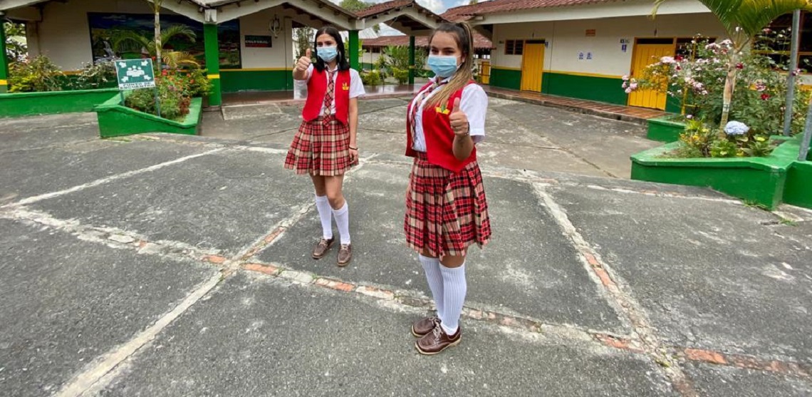 La ministra de Educación, María Victoria Angulo, llegó hoy al Departamento del Quindío.