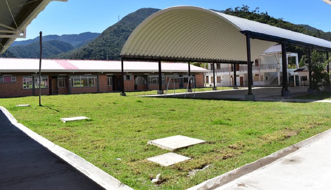 La nueva sede educativa incluye 8 aulas nuevas, biblioteca, aula de bilingüismo, laboratorio, aula polivalente.