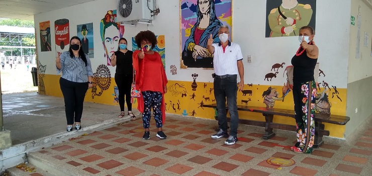 Danit Torres Directora de Calidad de Mineducación, junto a funcionarios de las Secretarías de Educación de Boyacá, expresan emotivamene la alegría del regreso a clases con alternancia