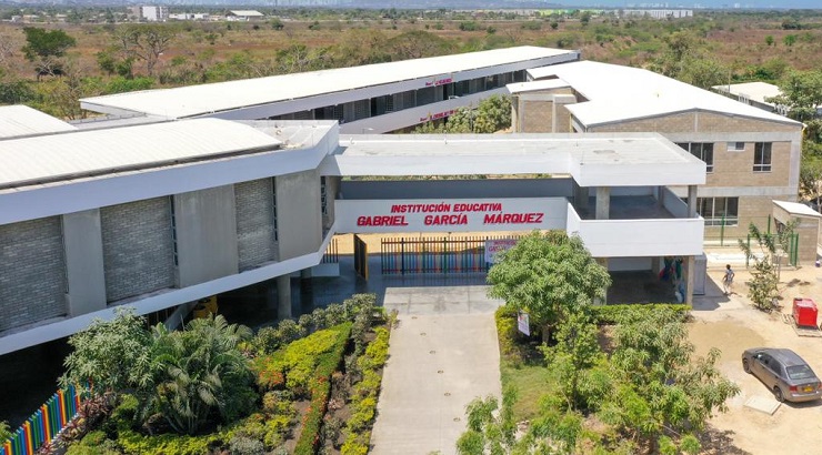 Este proyecto comprende más de 1.300 metros cuadrados de espacios educativos para 1.440 niños y jóvenes.