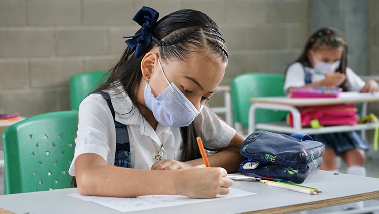 Estudiante de básica en alternancia educativa Estudiante de básica en alternancia educativa