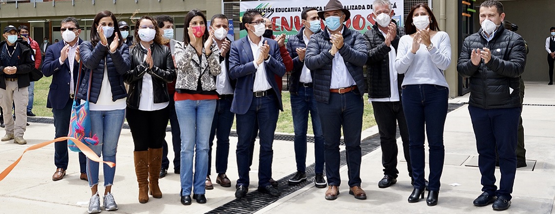 Entrega de la Institución Educativa Técnica Nacionalizada de Samacá, en Boyacá