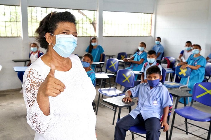 María Victoria Angulo hizo un llamado a avanzar de manera sostenida y decidida en las acciones que permitan el regreso a las clases presenciales.