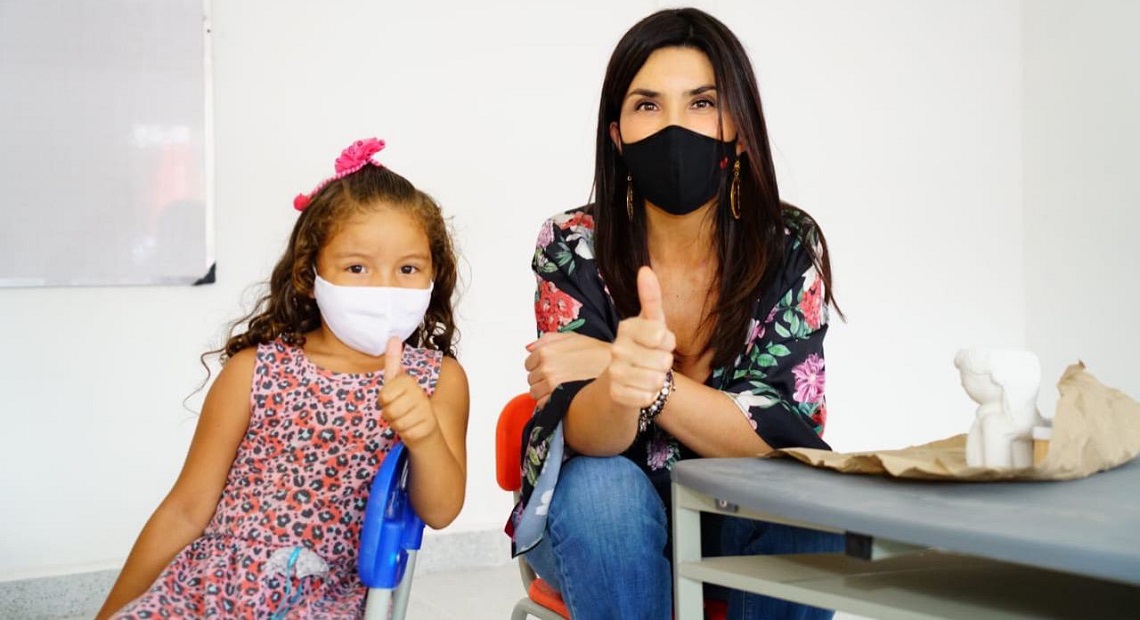 La ministra de Educación, María Victoria Angulo, acompañó hoy el regreso a las clases presenciales. La ministra de Educación, María Victoria Angulo, acompañó hoy el regreso a las clases presenciales.