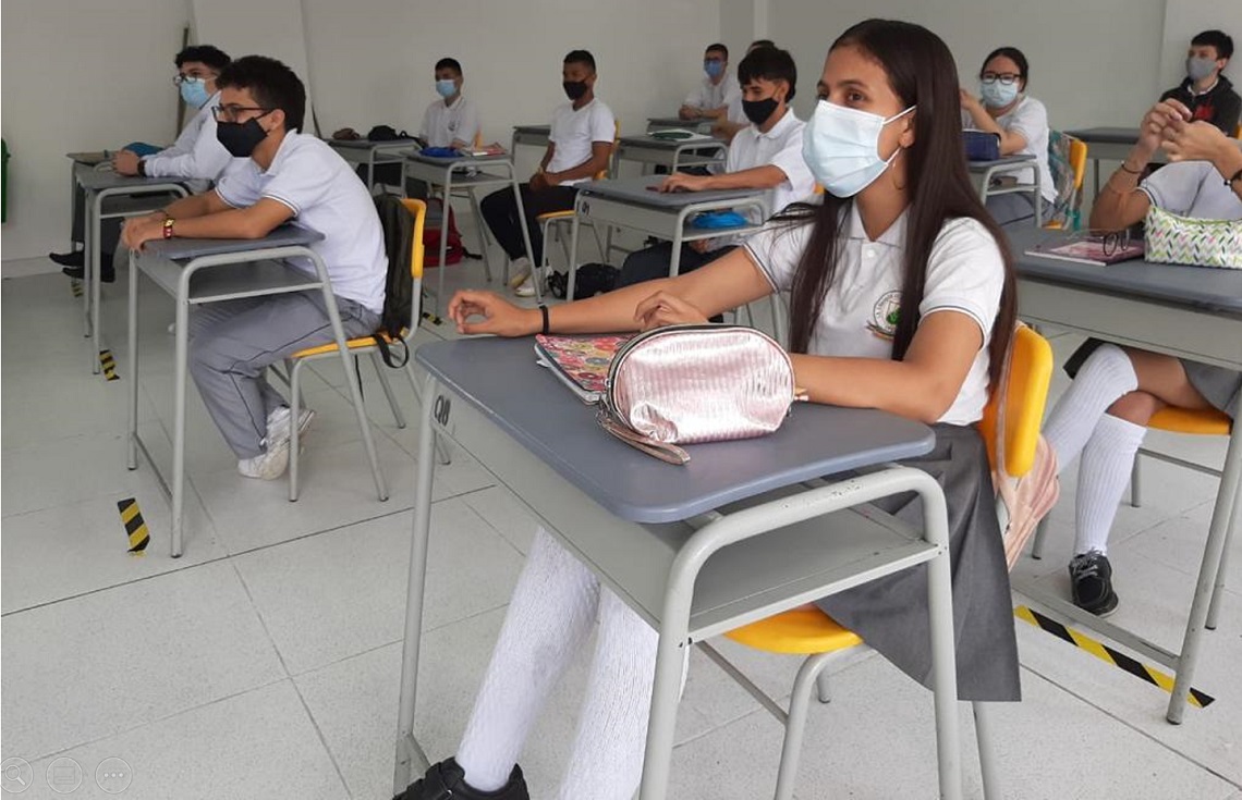 El director de la Unidad de Alimentos para Aprender, Juan Carlos Martínez, llegó hoy a Armenia. El director de la Unidad de Alimentos para Aprender, Juan Carlos Martínez, llegó hoy a Armenia.