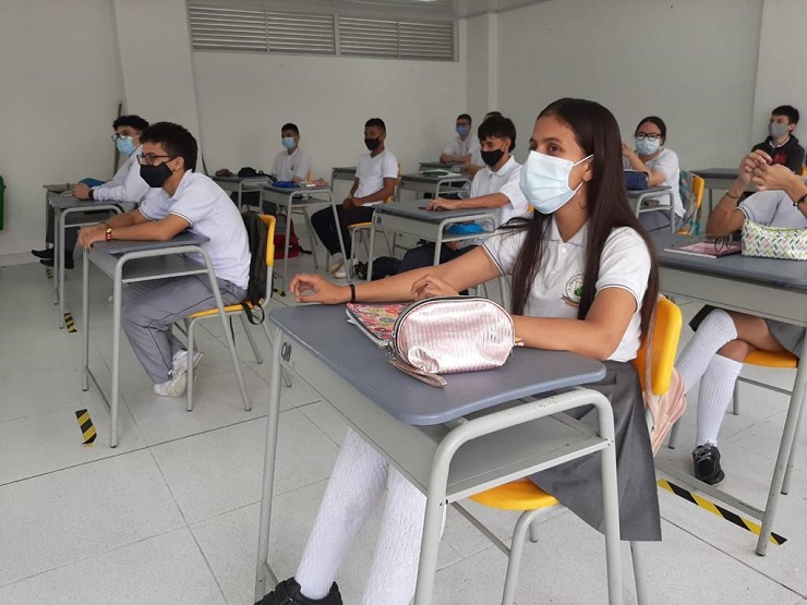 El director de la Unidad de Alimentos para Aprender, Juan Carlos Martínez, llegó hoy a Armenia. El director de la Unidad de Alimentos para Aprender, Juan Carlos Martínez, llegó hoy a Armenia.