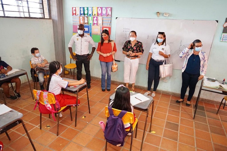 El Plan de Vacunación para el personal Docente, Directivo y administrativo en Guaviare ya presenta un avance del 81,3 %.