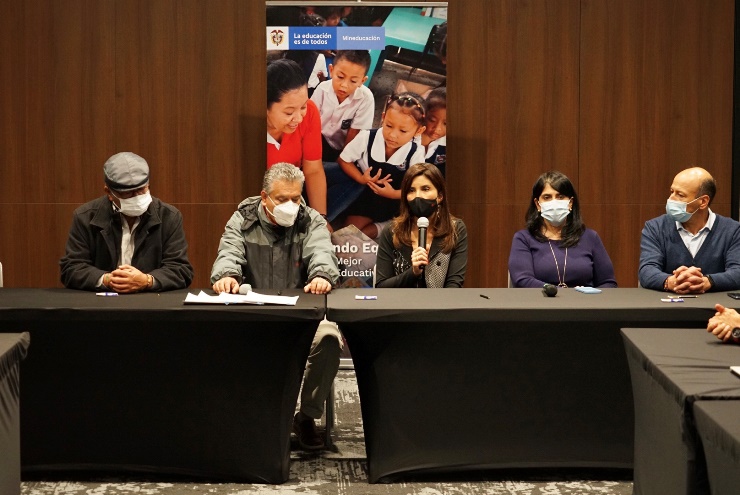 Firma de acuerdo Gobierno y Magisterio Firma de acuerdo Gobierno y Magisterio