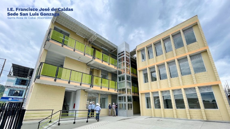 Fachada de institucion educativa