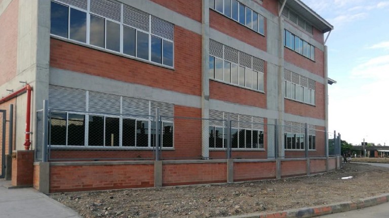 Fachada Institución Educativa La Gota, Villavicencio Fachada Institución Educativa La Gota, Villavicencio